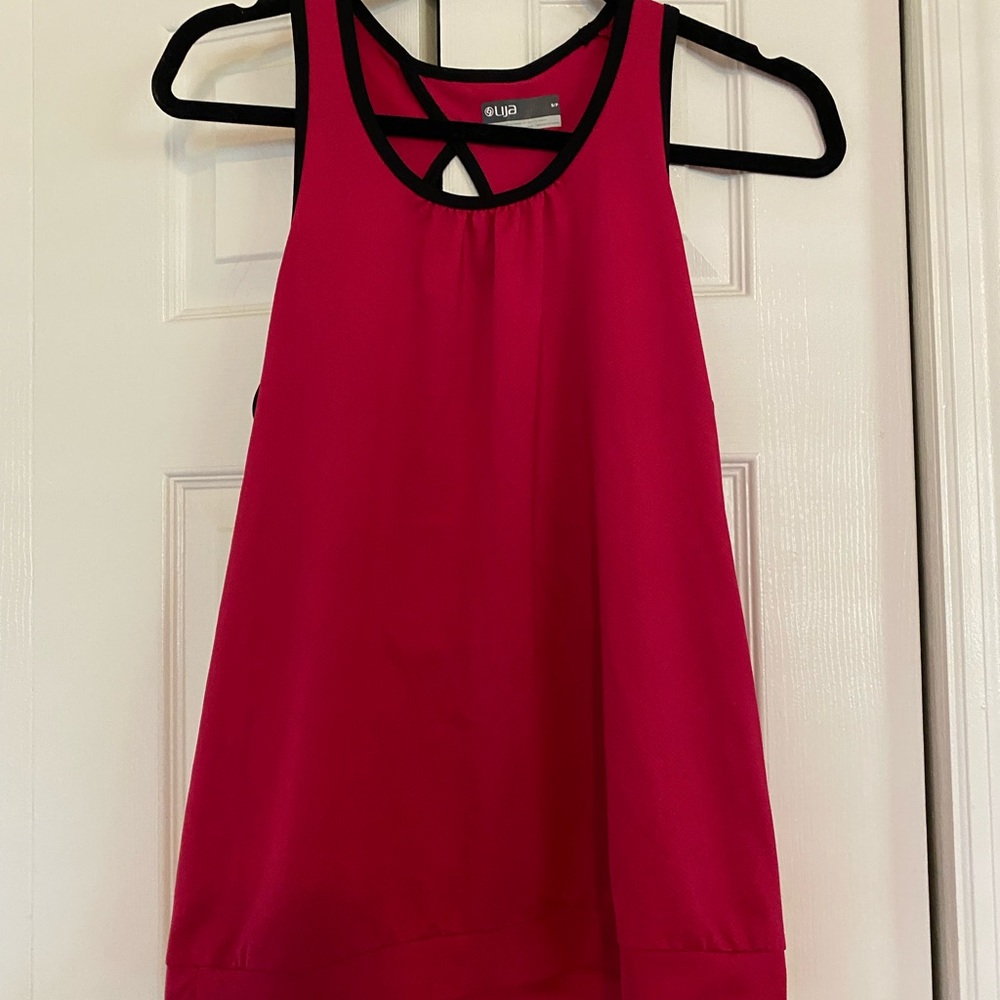 Lija tennis tank